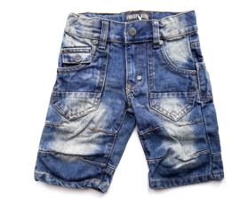 Stoere korte broek maat 92