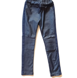 Hippe tregging van Bnosy maat 110/116