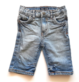 Stoere korte broek maat 86