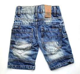 Stoere korte broek maat 92