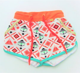 Stoere korte broek van Funky XS maat 86