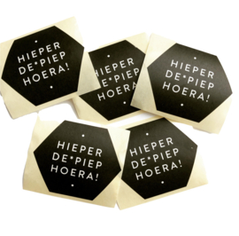 Stickers - Traktatiestickers Hierpderpiep Hoera! zwart (10 stuks)