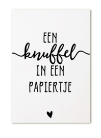 Klein kaartje - Een knuffel in een papiertje