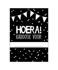 Kaart  ‘Hoera kadootje voor …’