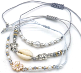 set van 3 armbandjes bloemetje grijs