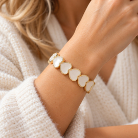 Mel – Damesarmband Natural met Hartjes | Goudkleurig
