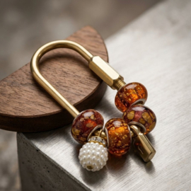 Tashanger / Bag Charm Amber Pearl Gold