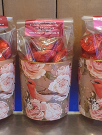 Liefdes Potje gevuld met Chocoladehartjes
