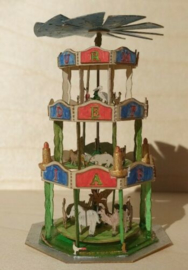 Piramide Fantasia met 50 dieren