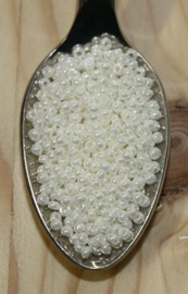 Seed bead -11/0 - ceylon ivory pearl