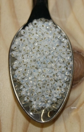 Seed bead - 11/0 - gilt lined white opal