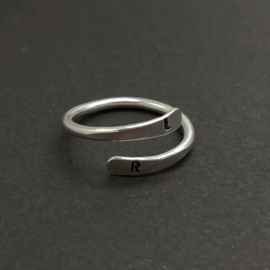 Ring sterling zilver met 2 initialen