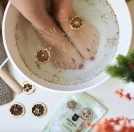 Voetenbadje als brievenbuscadeau