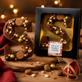 Chocolade letter melk gedecoreerd