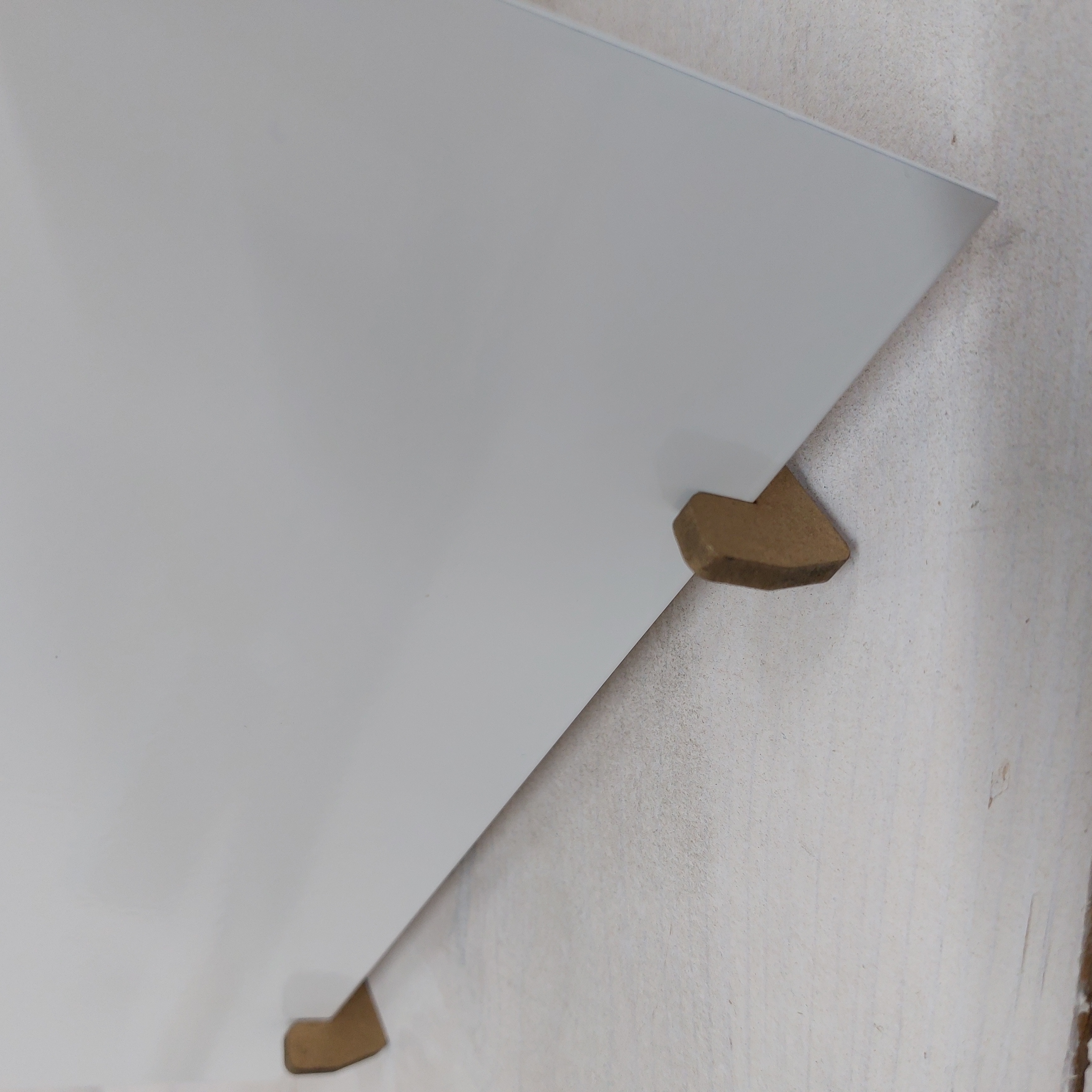 Houten standaard voor je magneetbord