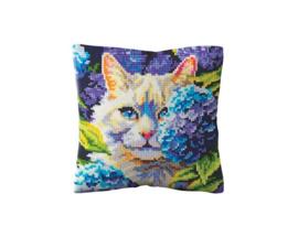 Kat in Hortensia