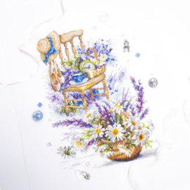 Tuinstoel met bloemen