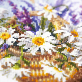Tuinstoel met bloemen