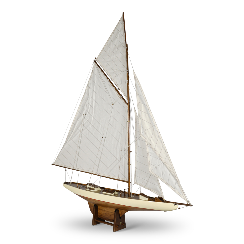 AS076F America’s Cup Columbia 1901, Medium Authentic Models
