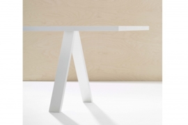 Arper CROSS table | WOOD  | Topdesign van Arper
