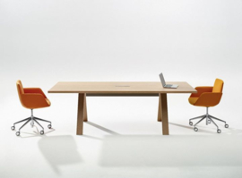 Arper CROSS table | WOOD  | Topdesign van Arper