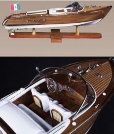 AS182 Aquarama Riva Authentic Models modelboot