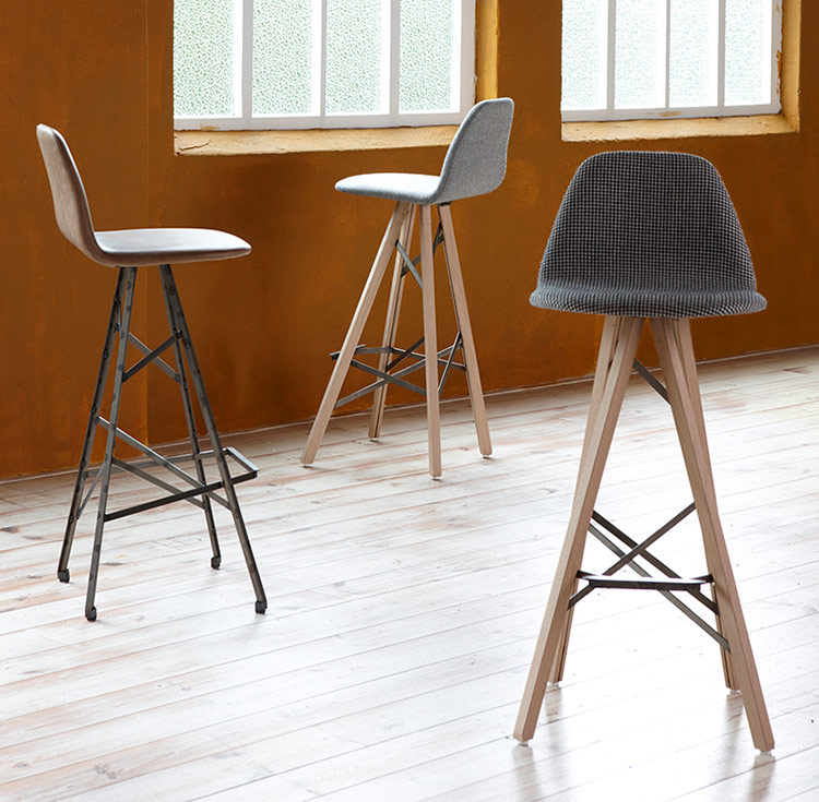 Spoinq Barstoel Piramide hoge rug staal