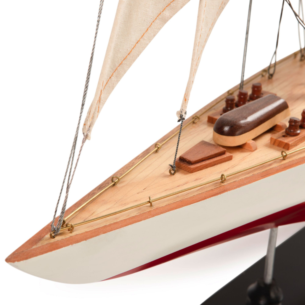AS154 Endeavour L60, Red & White Authentic Models