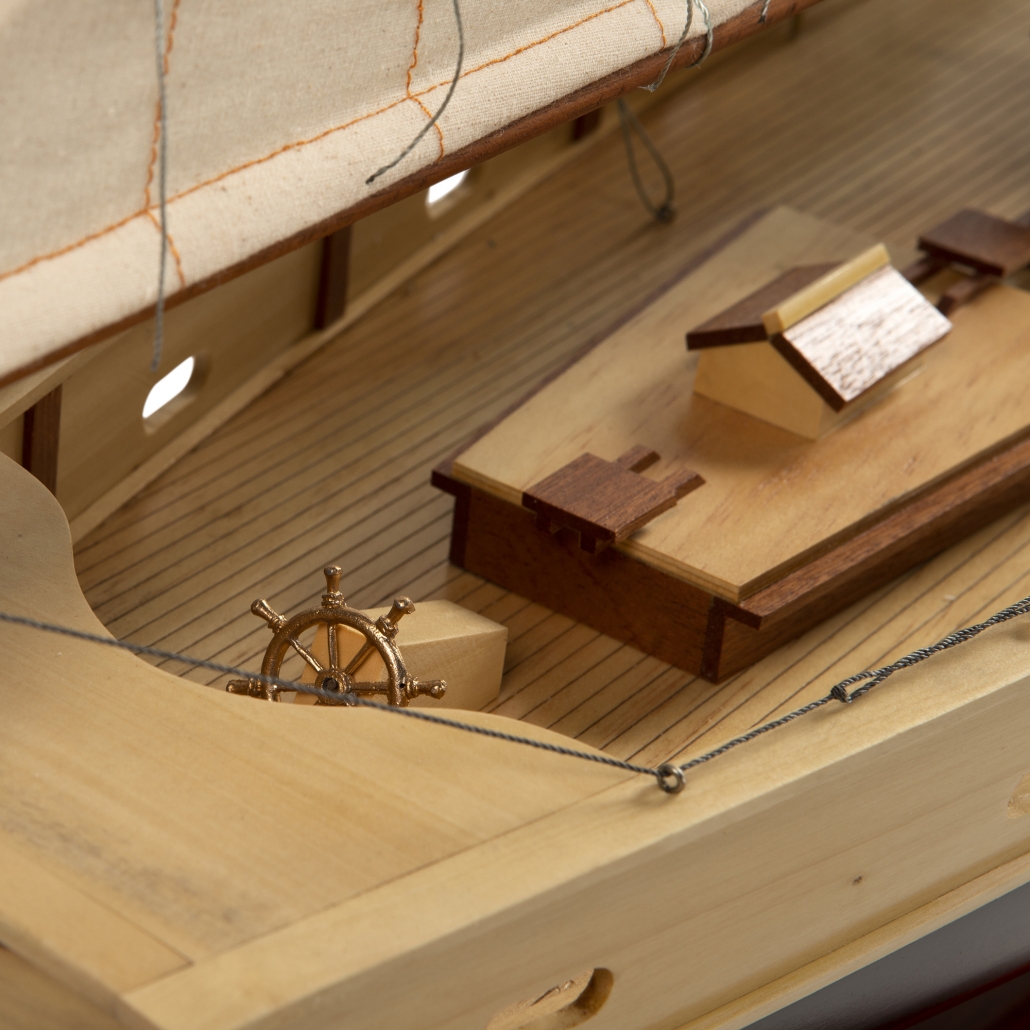 AS138 Bluenose II Painted zeilboot Authentic Models