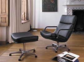 Artifort fauteuil F141 model 5 teens draaibaar