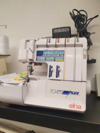 Elna 704 combi cover overlock stitch