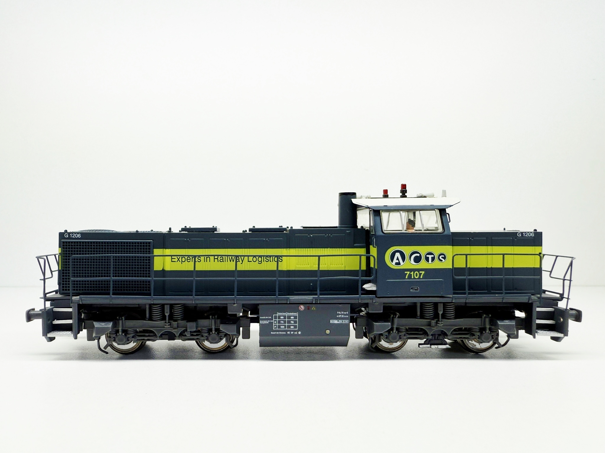 Mehano T273 (55282) Diesellocomotief 'ACTS' (NEM + Digitaal) in ovp