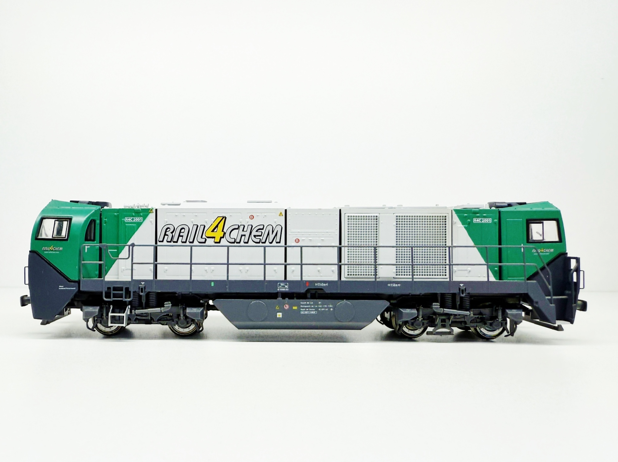 Mehano T277 (4994) Diesellocomotief 'Rail4Chem' (NEM) in ovp