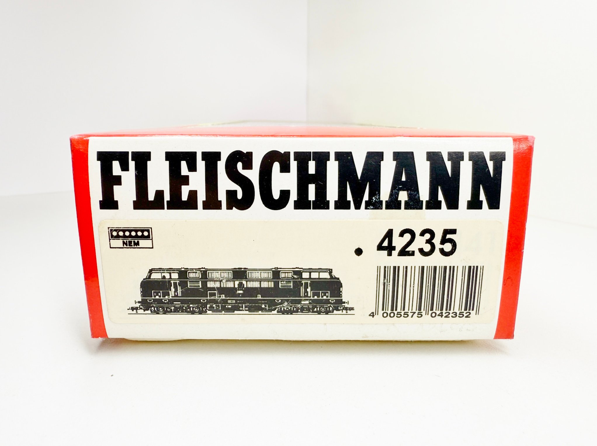 Fleischmann 4235 Diesellocomotief BR 221 (NEM) in ovp