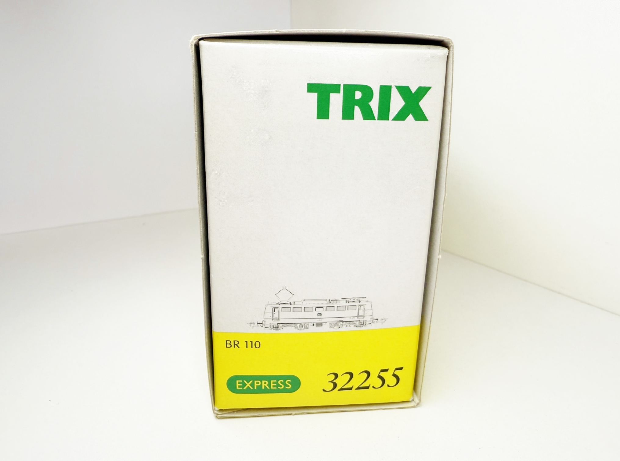 Trix Express 32255 Elektrische locomotief BR 110 (NEM) in ovp