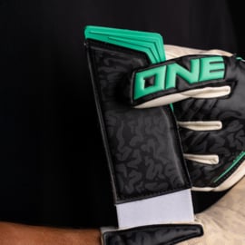 The One Glove NXT Pro Mentality Monster SL