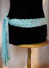 Gevlochten riem / ceintuur met pailletten versiering LICHT BLAUW