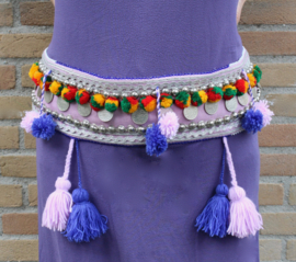 Tribal fusion heup gordel LILA  PAARS ZILVER ROOD GEEL GROEN met pompons en kwasten - Tr6