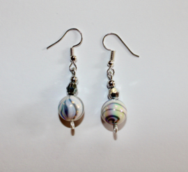 Marbled beaded earrings IRIDISCENT GREY PINK SILVER