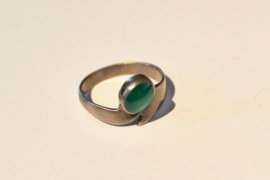 57-58  size diameter 18,5 mm - Ring SILVER with green AGATE crystal gemstone