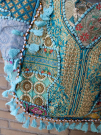 Patchwork Banjara Boho India hippie tas tote bag TURQUOISE7 rijk GOUDgeborduurd met kwastjes, kraaltjes en glitter