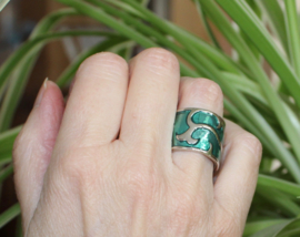 Ring silver color with green, oriental curly design, size 55/56  - diameter 17,50 17,75 mm -