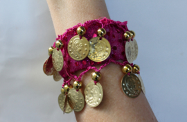 Muntjes armband  met glimstipjes, polsarmband FUCHSIA  met GOUDEN muntjes - one size