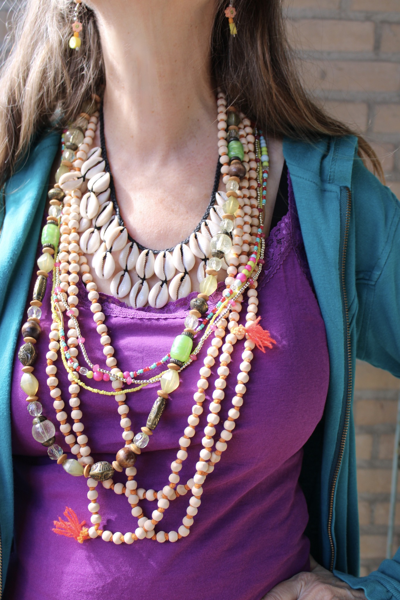 Cowry schelpen halssnoer WIT met ZWARTE macramé - one size adaptable