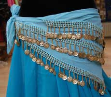 One size - Basic bellydance coinbelt triangle TURQUOISE BLUE GOLD / SILVER - Foulard à sequins triangulaire pour la danse orientale