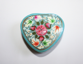 Lightweight, hand painted, lacquered, flowered heartshaped gift boxes  - diameter 8 cm