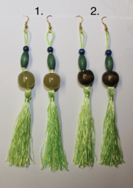 Extra Long - Long lightweight tassel earrings Light GREEN Boho hippy chick - Boucles d'oreilles poids léger floches VERT CLAIR