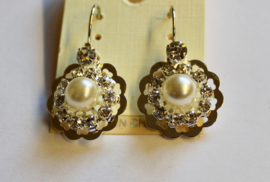 Pearl earrings, glitter decorated, with flower design - Boucles d'oreilles faux perle