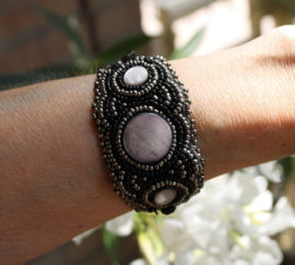 Ibiza bracelet, fully beaded with small beads nr6 and circles with a glow TAUPE colored (GREY BEIGE) + BLACK