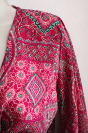 one size fits XS, S, M, L - Silk wrap and tie top wide trumpet sleeves in shades of RED and PINK with TURQUOISE details, paisley design